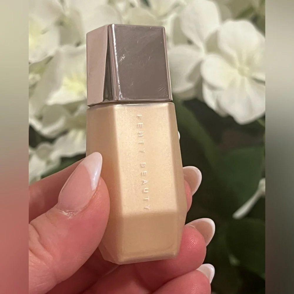 FENTY BEAUTY BY RIHANNA • EASE DROP'LIT ALL-OVER GLOW ENHANCER • TAFFY TOPAZ